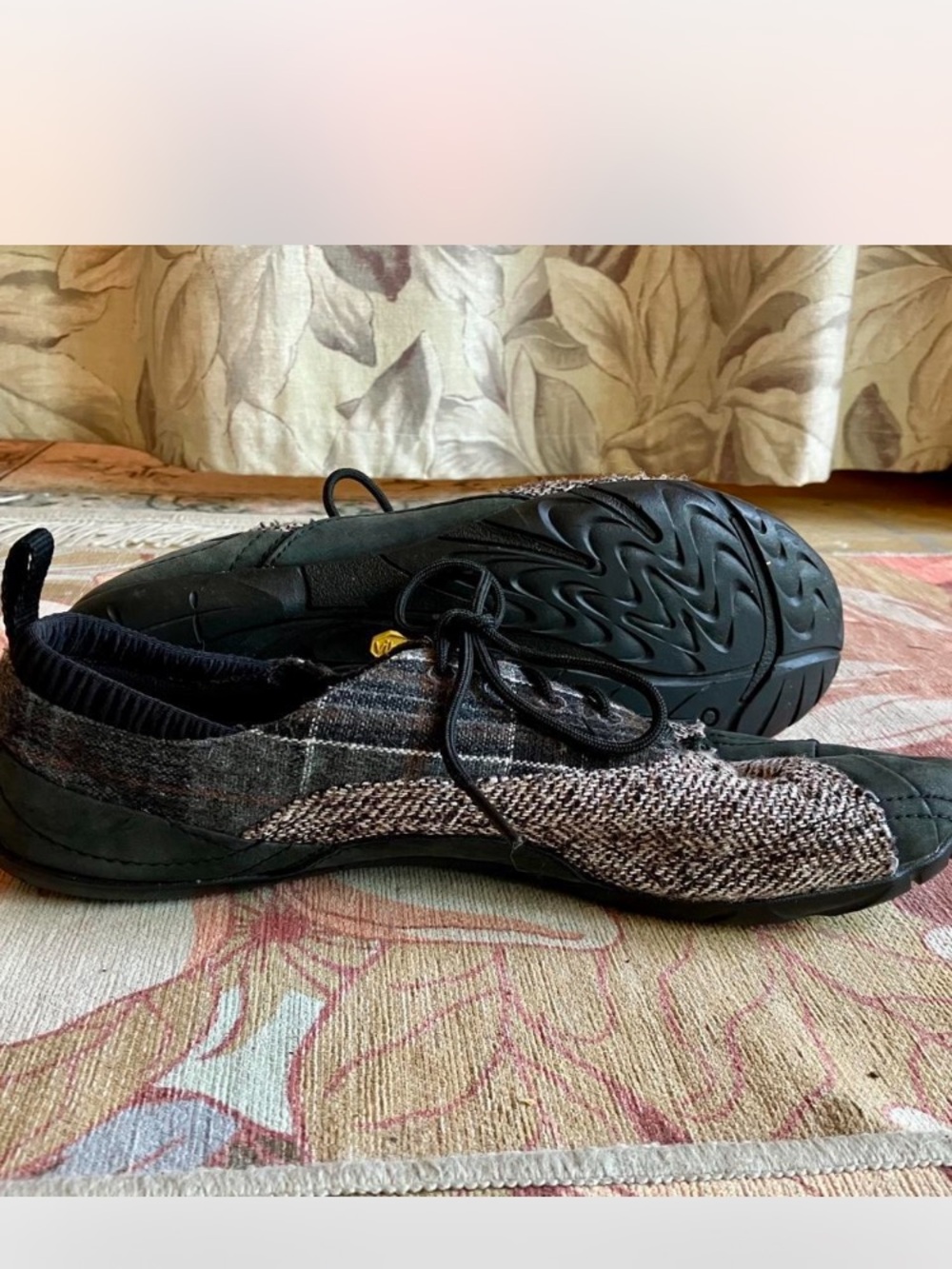Merrell Barefoot Tweed Lace-Up Casual Sneakers in Black and Gray
